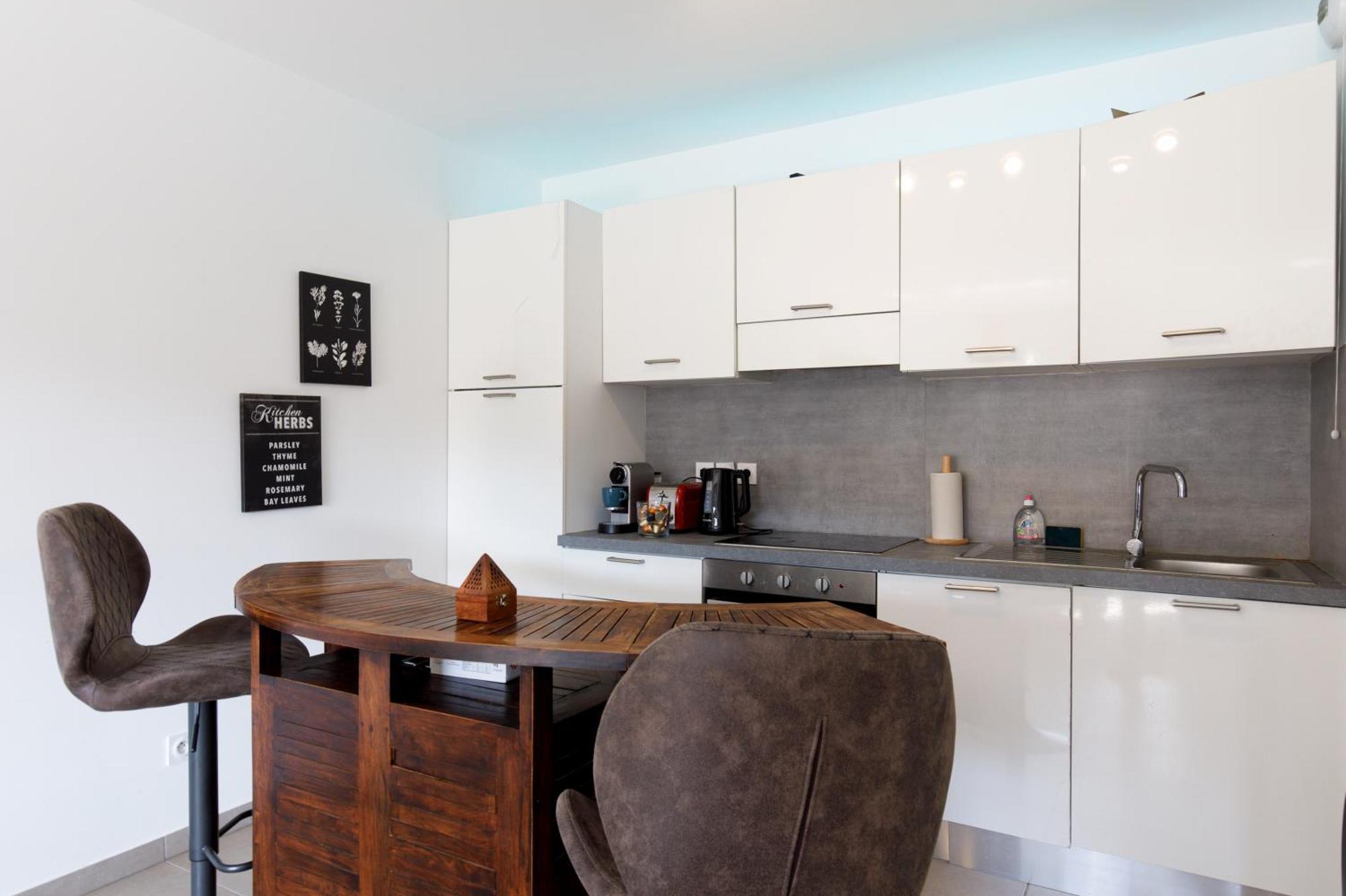 Lovely 2 Bedroom Condo With Pool 발로리스 외부 사진